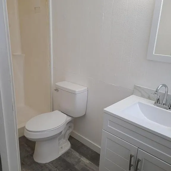 303 E Christina St — Photo 17