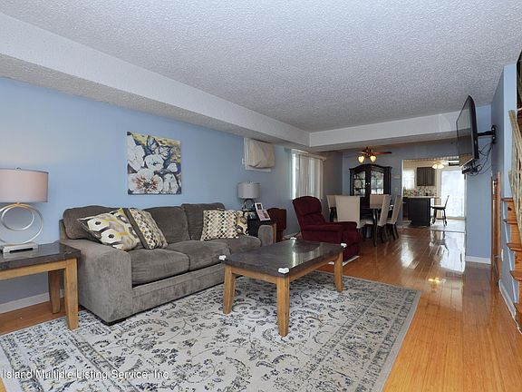 2nd image of 49 Ironwood St