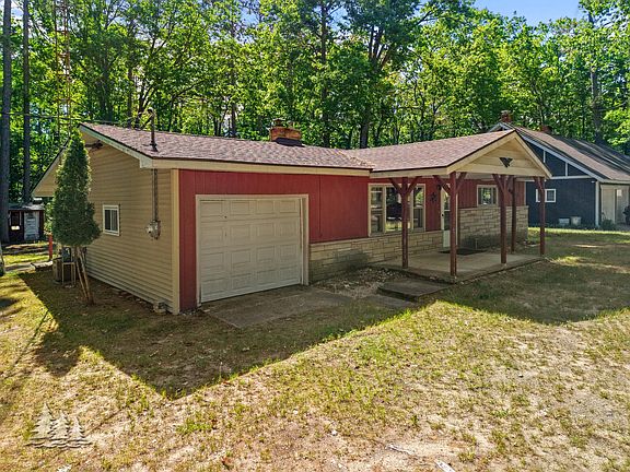 3rd image of 3322 Terrace Dr