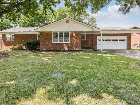 1300 Veyda St, Pryor, OK 74361
