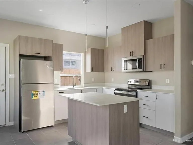 3501 Frio Ave #1 — Photo 5