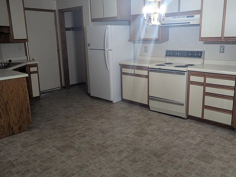 1357 Regal Ave — Photo 12