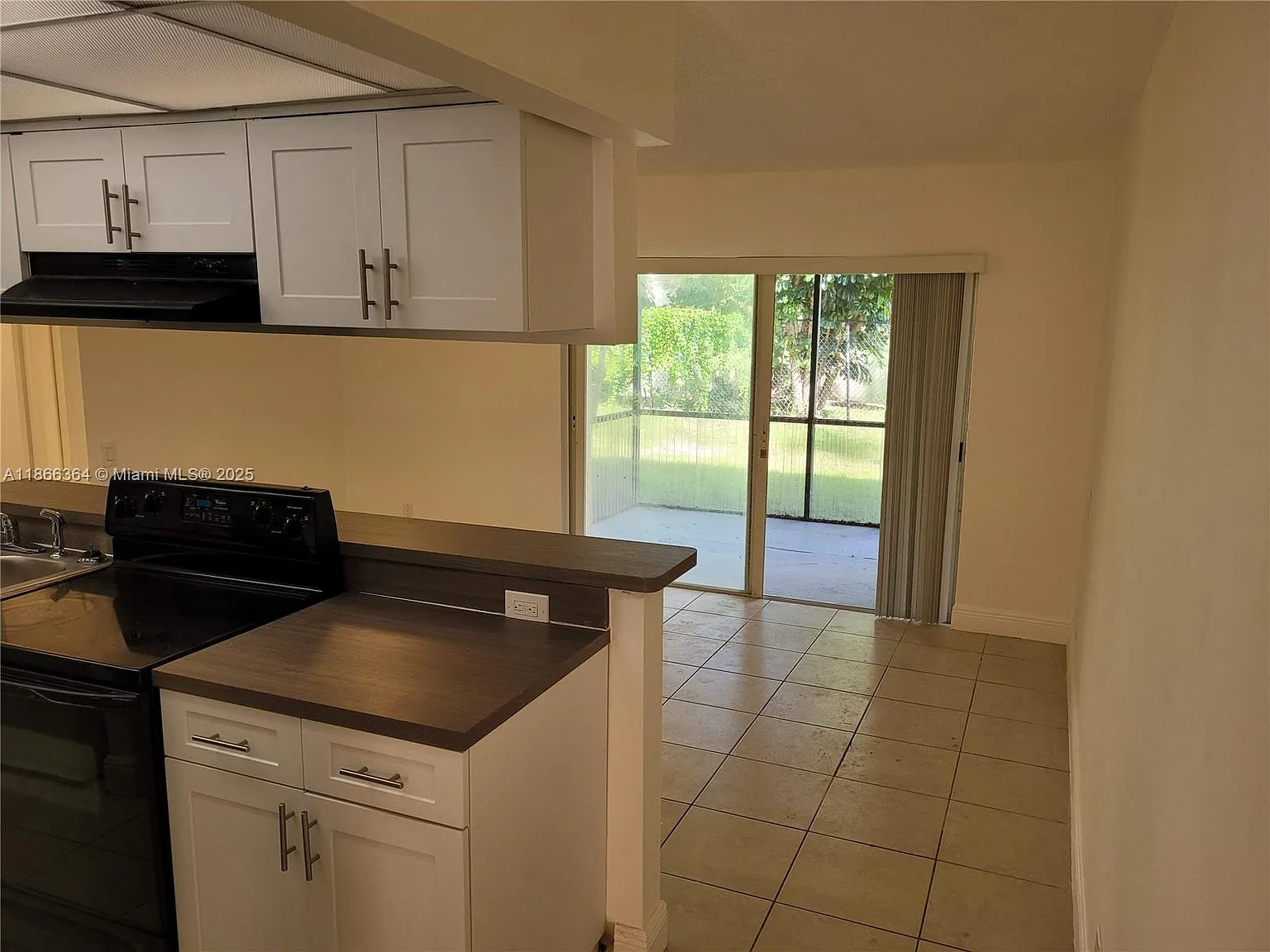 3 bed, 1179 sqft, $2,050 — Photo 2