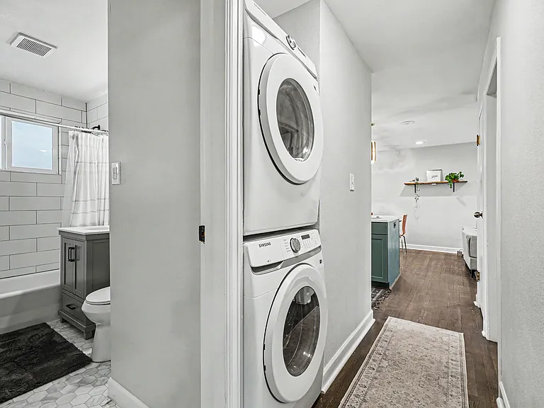 2216 S Clermont St — Photo 11