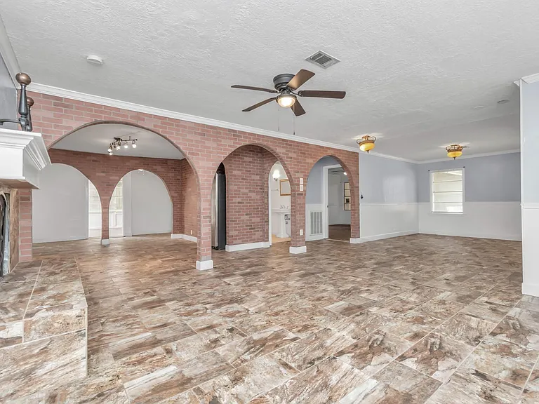 602 Everett St — Photo 11