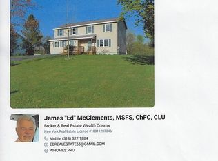 60 Colonial Rd, Stillwater, NY 12170