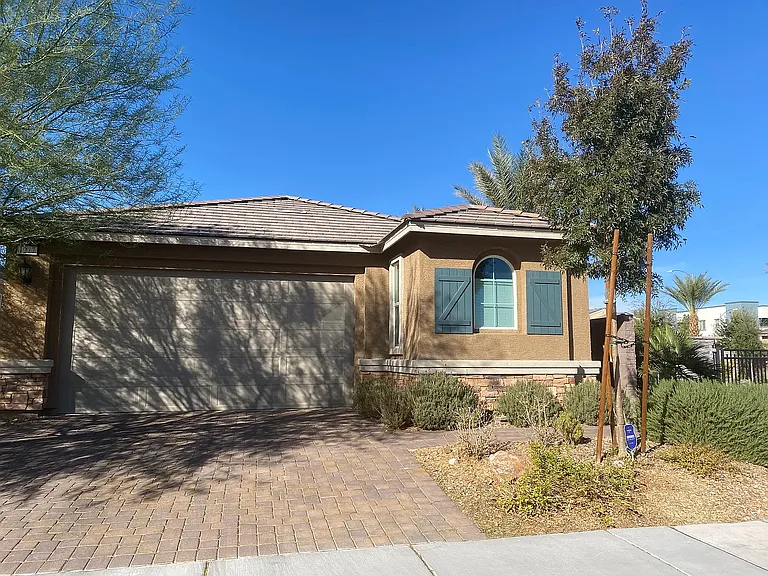 1277 Ossa St — Photo 5