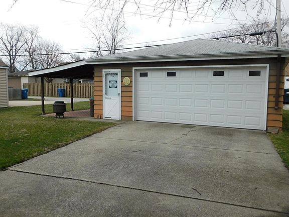 3rd image of 2808 Garfield Ave