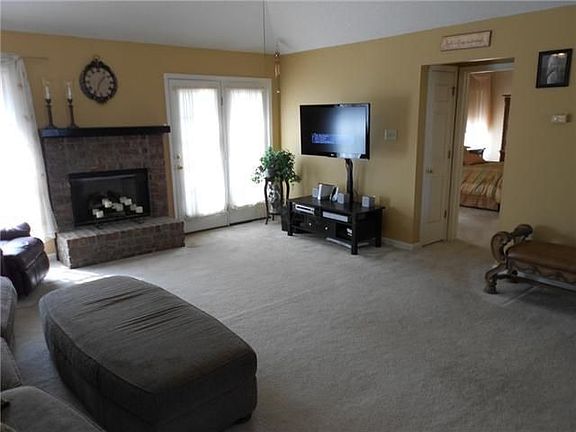 5th image of 25 Austin Cir