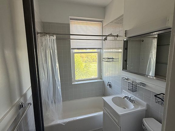 4th image of 147 Park Dr #17