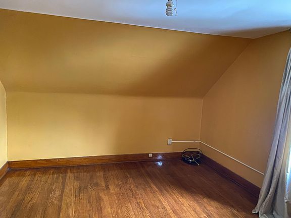 3rd image of 188 Roebling Ave
