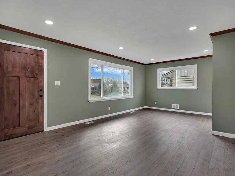 1251 Dellwood Ave — Photo 8