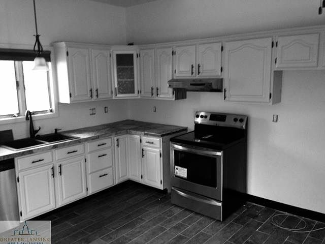 2nd image of 2931 Greenbriar Ave