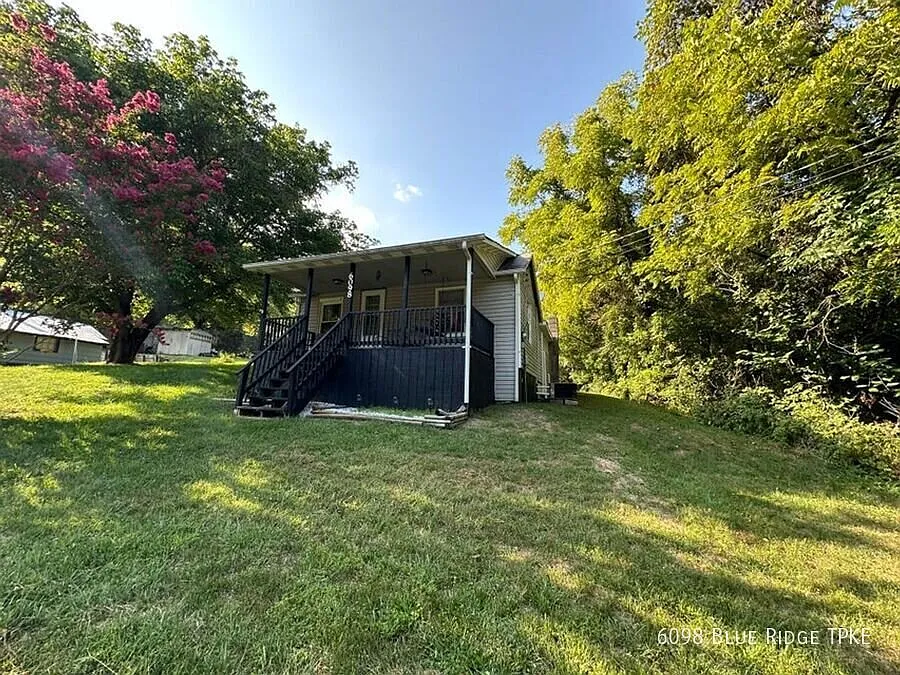 3 Bed 1 Bath Outside Fincastle! — Photo 3
