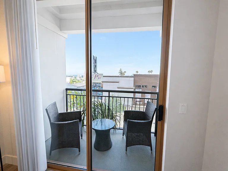 10740 Wilshire Blvd #608 — Photo 15