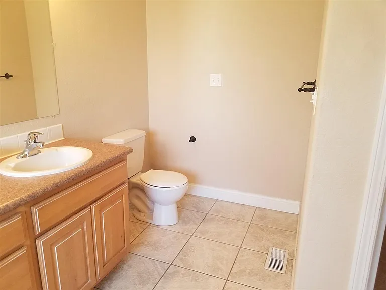 4001 W Philip Ave — Photo 29