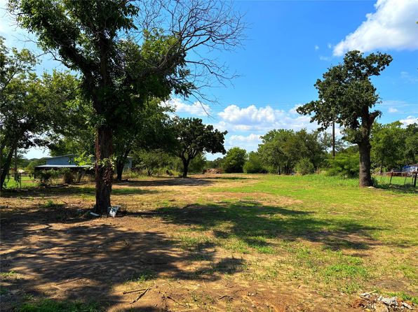 3137 State Highway 59 N, Bowie, TX 76230