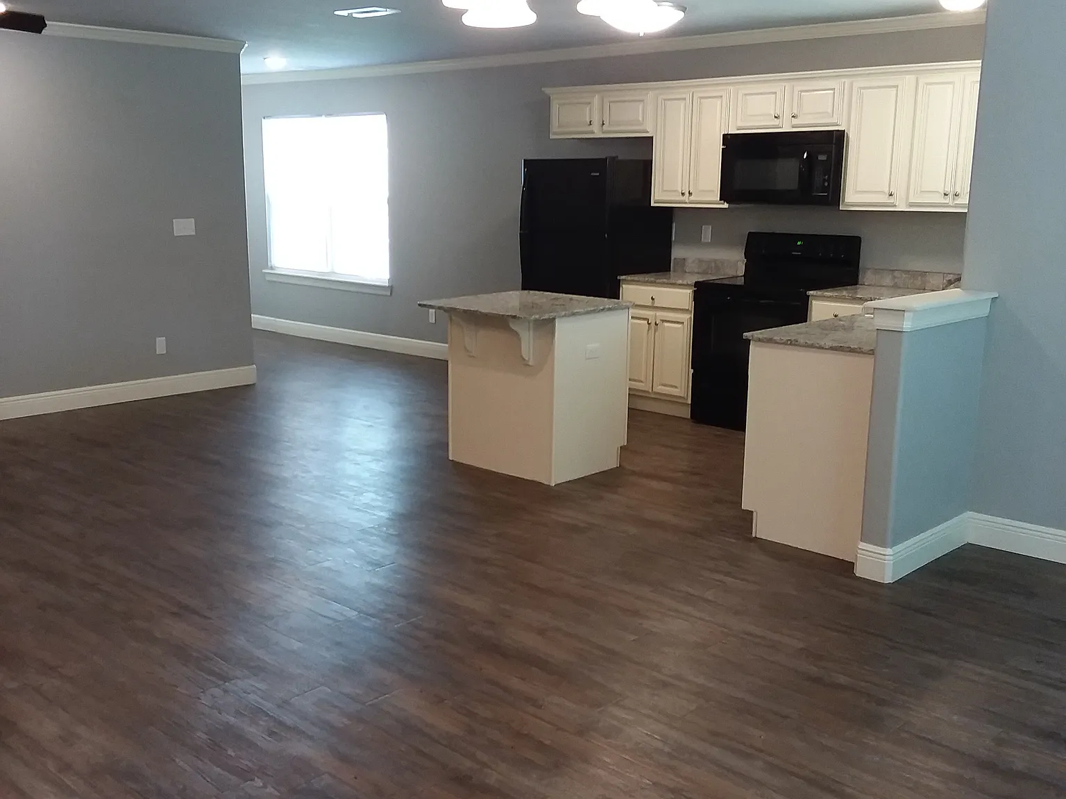 3 bed, 3.5 bath, 1703 sqft, $850 — Photo 2