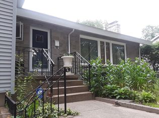 17 Eastridge Rd, New London, CT 06320