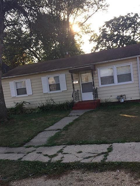 1st image of 2121 Lucille St
