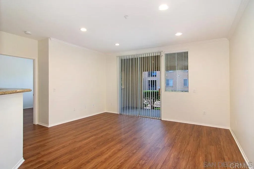 2 bed, 1102 sqft, $3,700 — Photo 4