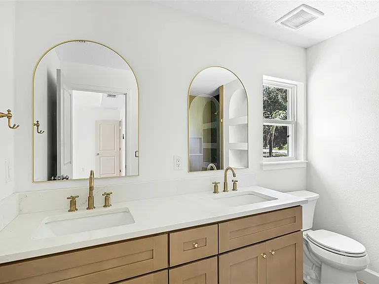 320 Kenora Dr — Photo 17