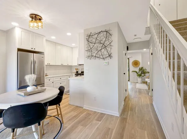 1531 W Edgerton AVENUE Unit T, Milwaukee, WI 53221