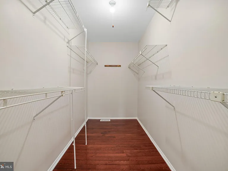 109 Stratton Ln — Photo 17