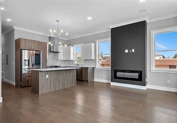 2nd image of 443 Bergen Ave #4