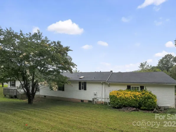 2 Yellow Roses Ln, Leicester, NC 28748