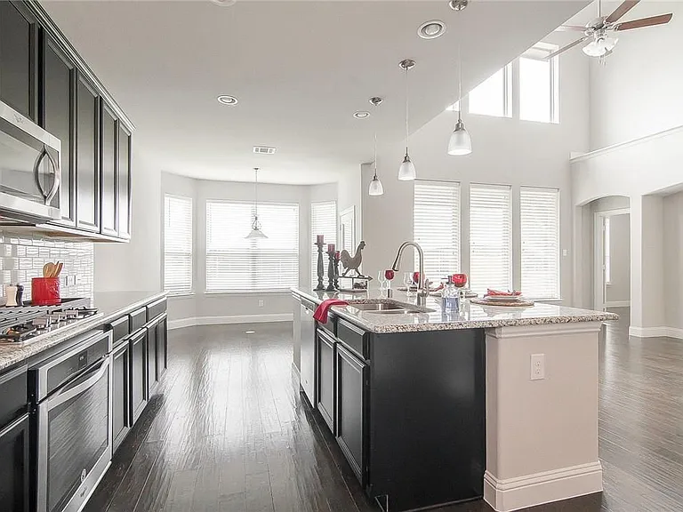 2309 Truro Dr — Photo 7