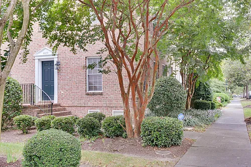 4609 Town Creek Dr Photo 1