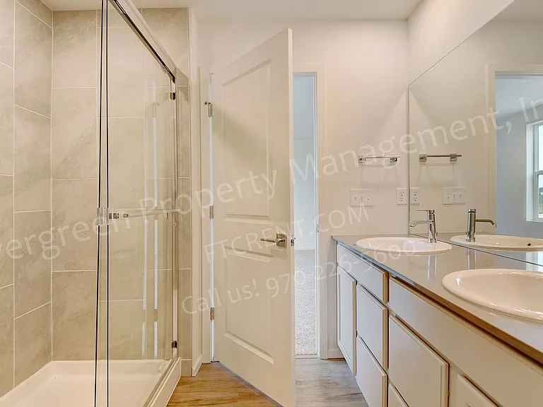 4954 Denys Dr — Photo 21