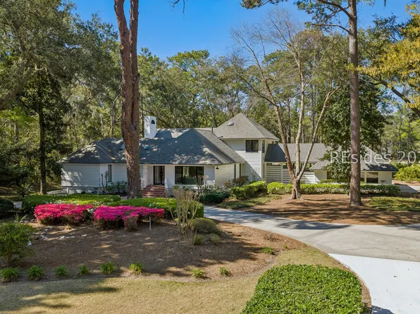13 McIntosh Rd, Hilton Head Island, SC 29926