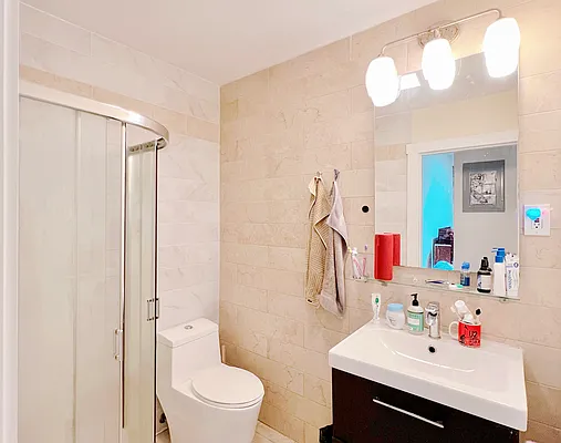 Rented by Landmark International Real Estate, LLC | media 6