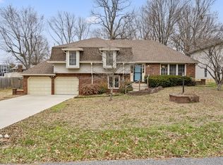 2217 E Cardinal St, Springfield, MO 65804