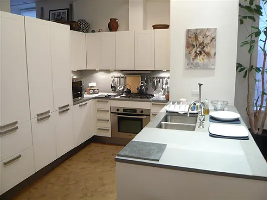 Rented by Sotheby's International Realty | media 16