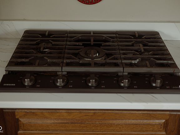 3rd image of 7796 N Meridian Rd