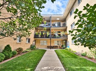 4622 River Rd APT 1A, Schiller Park, IL 60176