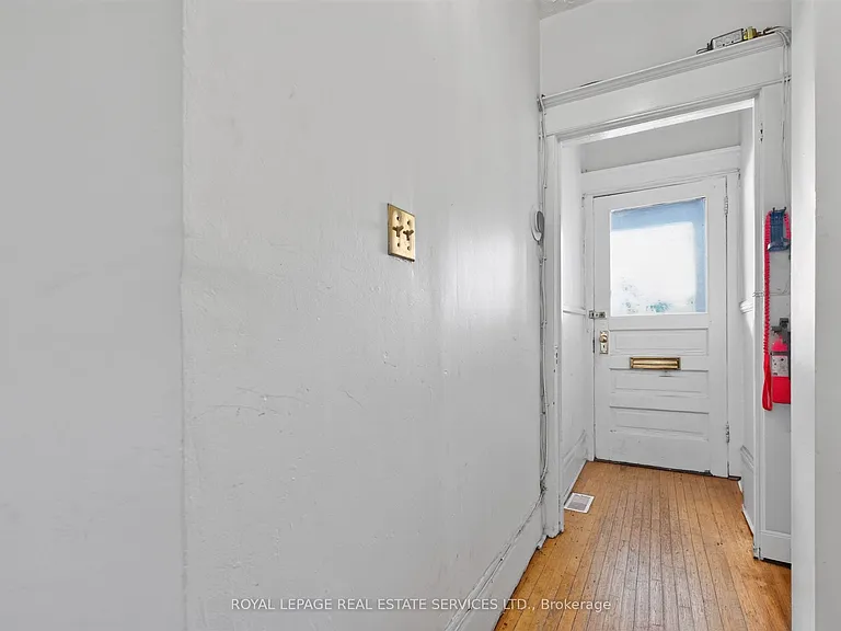 673 Woodbine Ave #2 — Photo 5