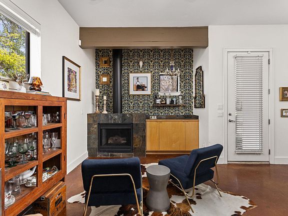 4th image of 1708 Harvey St #1