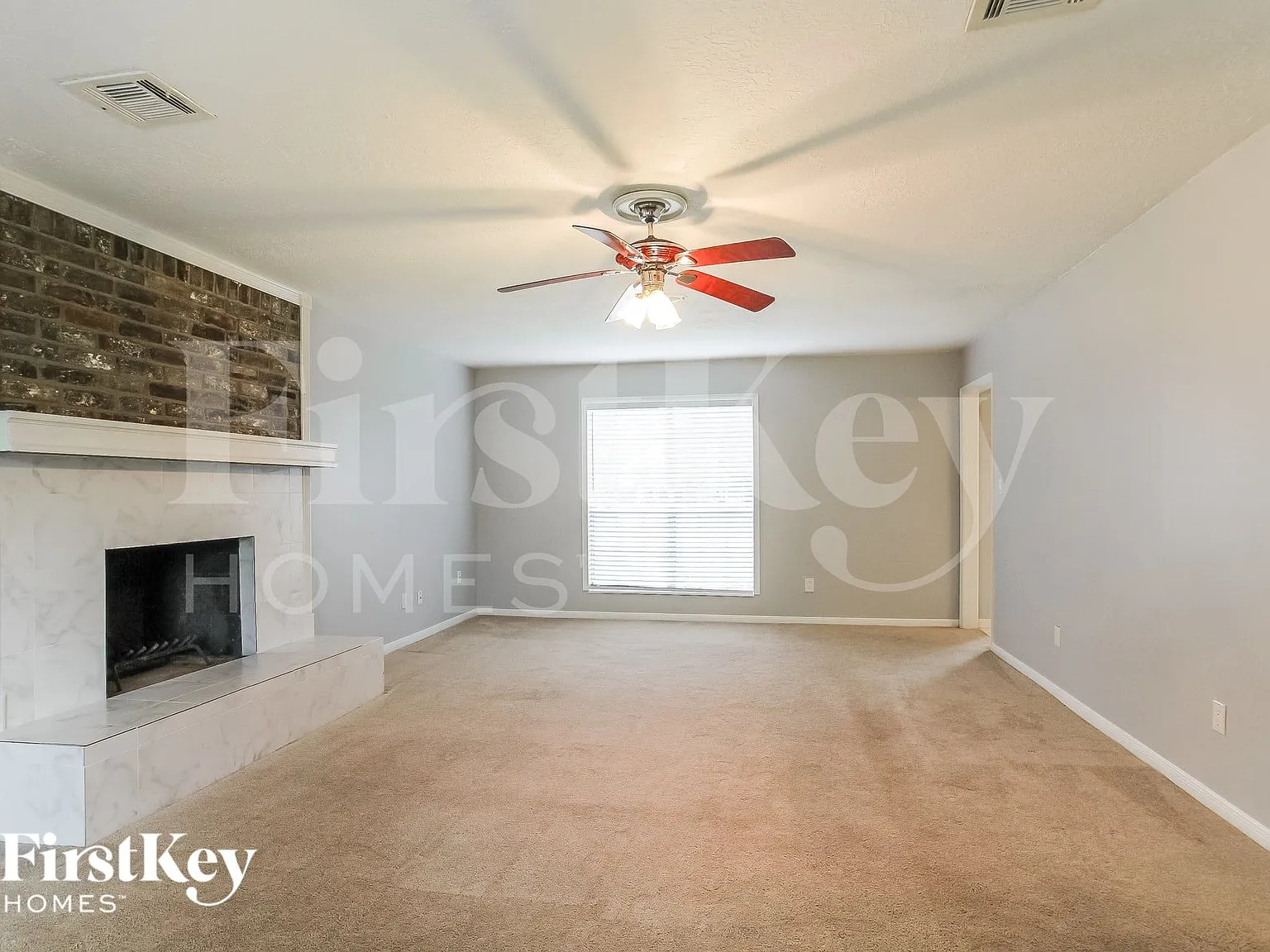 4 bed, 2.5 bath, 2756 sqft, $2,760 — Photo 4