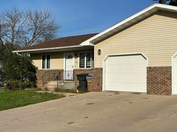 103 S Maple St, Postville, IA 52162