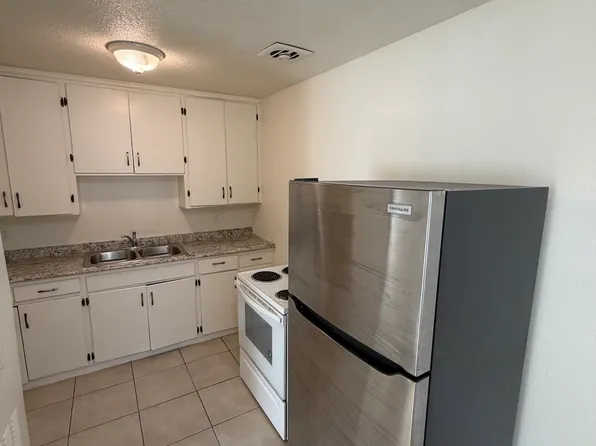 734 N Bond St #5, Fresno, CA 93702