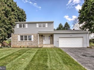 213 Fairway Dr, Mechanicsburg, PA 17055