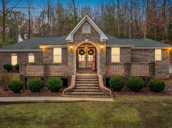 995 Angel Dr S, Jacksonville, AL 36265