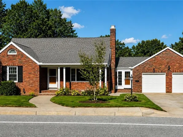 415 George Waterman Rd, Johnston, RI 02919