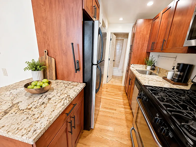 88 W Cedar St #5 — Photo 4