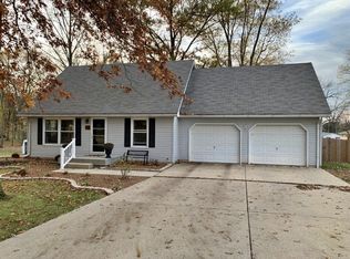 111 Terrace Dr, Loogootee, IN 47553