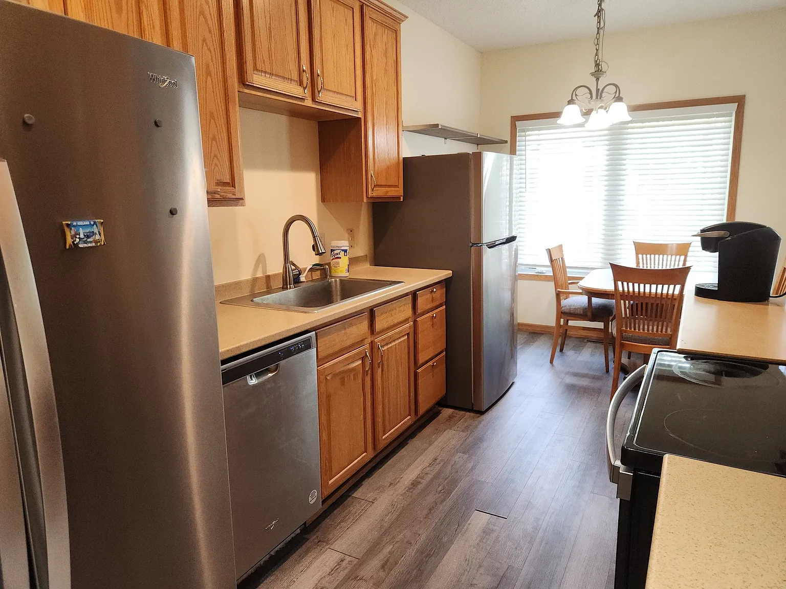 3 bed, 2198 sqft, $3,200 — Photo 2